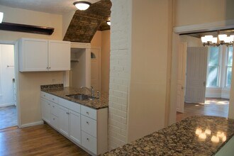 1020 Burns Ave, Unit 1020 A in St. Paul, MN - Foto de edificio - Building Photo