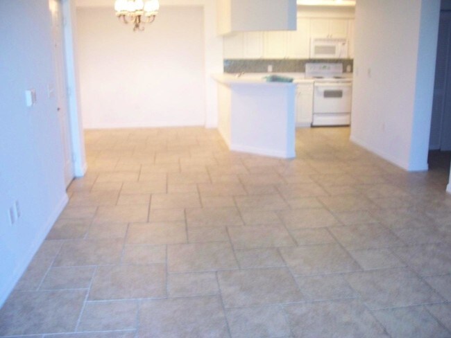 3022 Alcazar Pl-Unit -305 in Palm Beach Gardens, FL - Building Photo - Building Photo