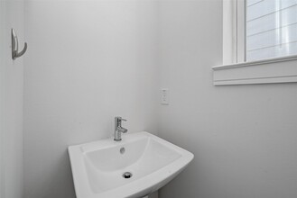 8930 Spring Knoll Forest Dr in Houston, TX - Building Photo - Building Photo