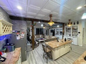 7 Dehnhoff Walk in Islip, NY - Building Photo - Building Photo