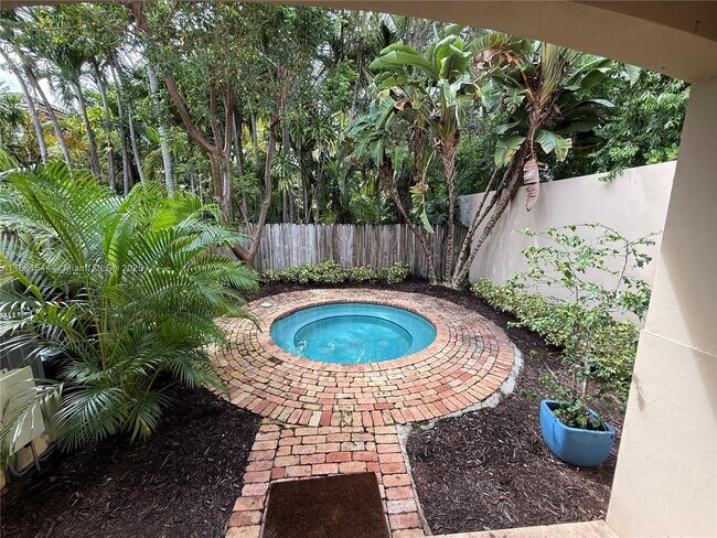 3022 Indiana St in Miami, FL - Building Photo - Building Photo