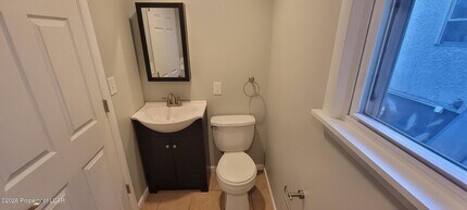 138 Sand St in Dunmore, PA - Building Photo - Building Photo