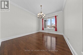 6833 Suncrest Dr in Ottawa, ON - Building Photo - Building Photo