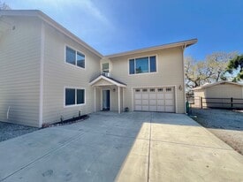 27030 Oakflat Dr in Tehachapi, CA - Building Photo