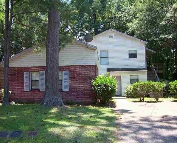 property at 2359 Claremont Ln