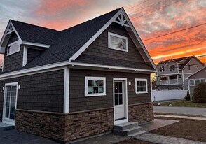 28 Emerald Ave in Hampton, NH - Building Photo