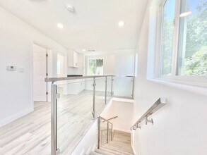 2041 Linnington Ave in Los Angeles, CA - Building Photo - Building Photo