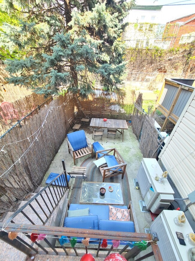 167 Hopkins St, Unit 2 in Brooklyn, NY - Foto de edificio - Building Photo