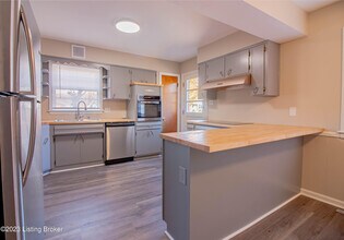 3311 Dogwood Dr in Louisville, KY - Building Photo - Building Photo