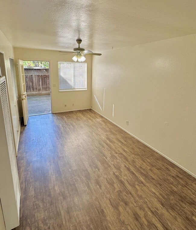 212 W 1st Ave in Chico, CA - Building Photo - Building Photo