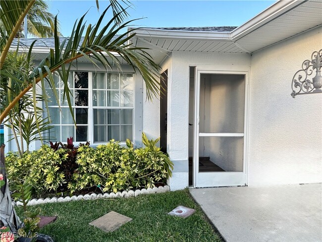 607 SE 13th St in Cape Coral, FL - Building Photo - Building Photo