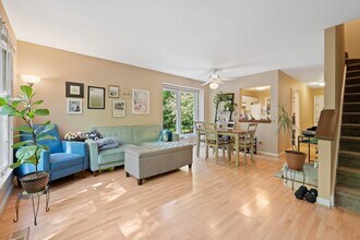827 Edwards St in Chapel Hill, NC - Building Photo - Building Photo