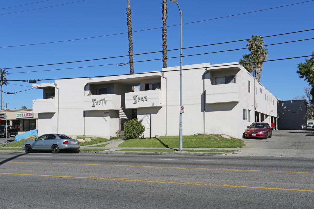 The South Seas in Reseda, CA - Building Photo