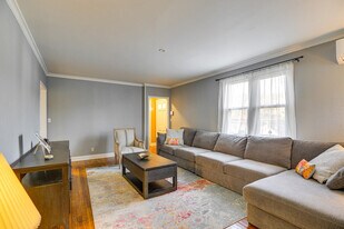 199 S Rd in White Plains, NY - Building Photo