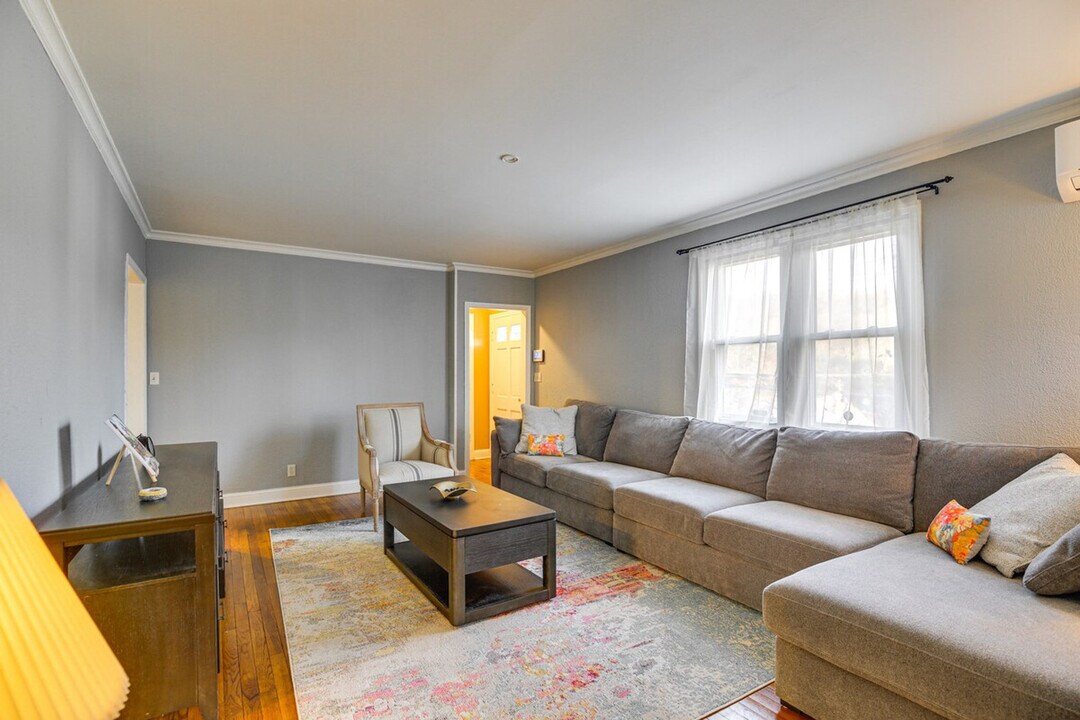 199 S Rd in White Plains, NY - Building Photo