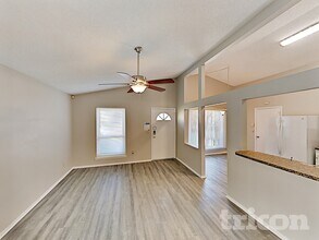 8306 Riverboat Dr in Tampa, FL - Building Photo - Building Photo