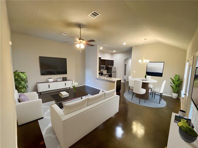 1505 Lucille St in Seguin, TX - Building Photo - Building Photo
