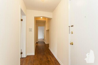 2323 N Kedzie Blvd, Unit # 01 in Chicago, IL - Building Photo - Building Photo