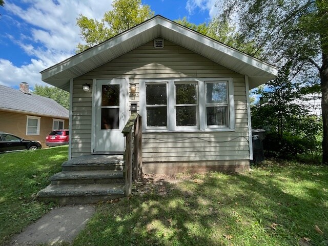 1645 E Bowman St in South Bend, IN - Building Photo