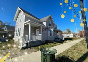 424 E 10th St in Michigan City, IN - Building Photo