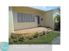 1655 Hayes St in Hollywood, FL - Building Photo - Building Photo