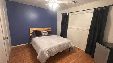 223 Bay Colony Dr, Unit Private room with private in La Porte, TX - Building Photo - Building Photo