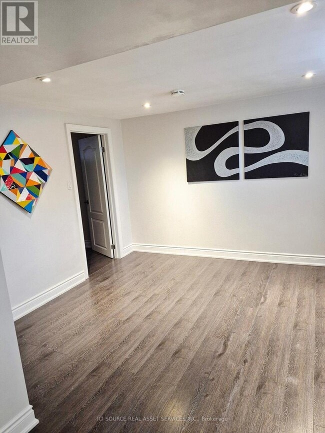 111 Haileybury Dr in Toronto, ON - Building Photo - Building Photo