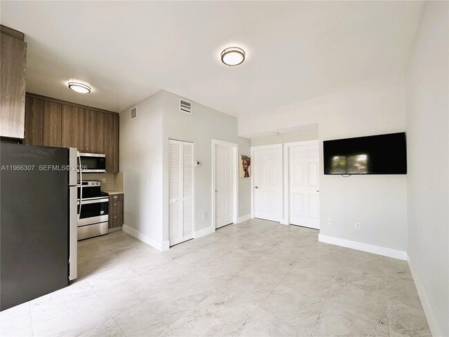 property at 842 SW 14th Ave