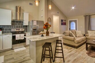 222 Lighthouse in Canyon Lake, TX - Building Photo - Building Photo
