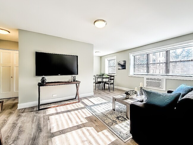 525 W Surf St, Unit B