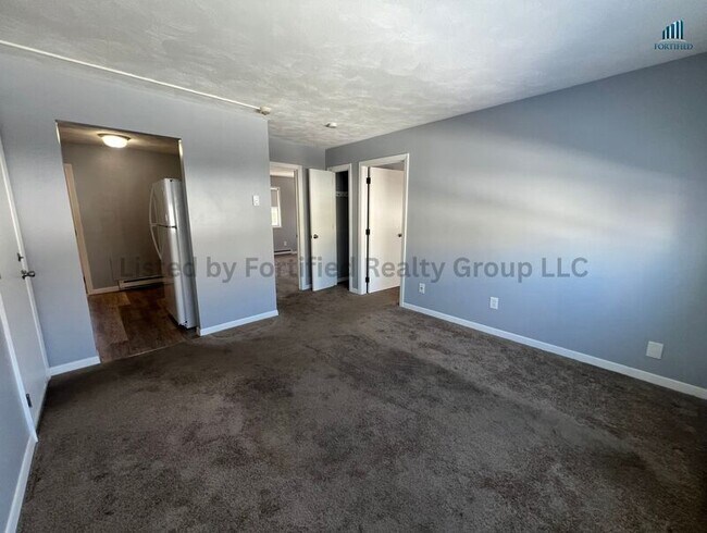 2352 S Main St in Fall River, MA - Building Photo - Building Photo