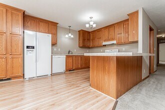 501 Layton Ln in Enterprise, KS - Building Photo - Building Photo