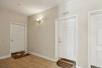 1305 Meadow Brook Ct in Hanover, NJ - Building Photo - Building Photo