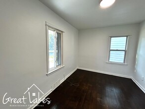 21565 Blackmar Ave in Warren, MI - Building Photo - Building Photo