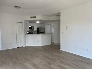 5024 Lantana Rd in Greenacres, FL - Building Photo - Building Photo