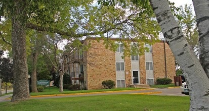 Corinthian Apartments in Richfield, MN - Building Photo - Building Photo