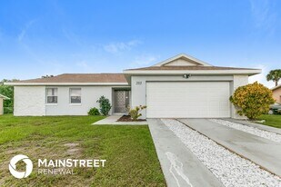 353 Florida Pkwy in Kissimmee, FL - Building Photo