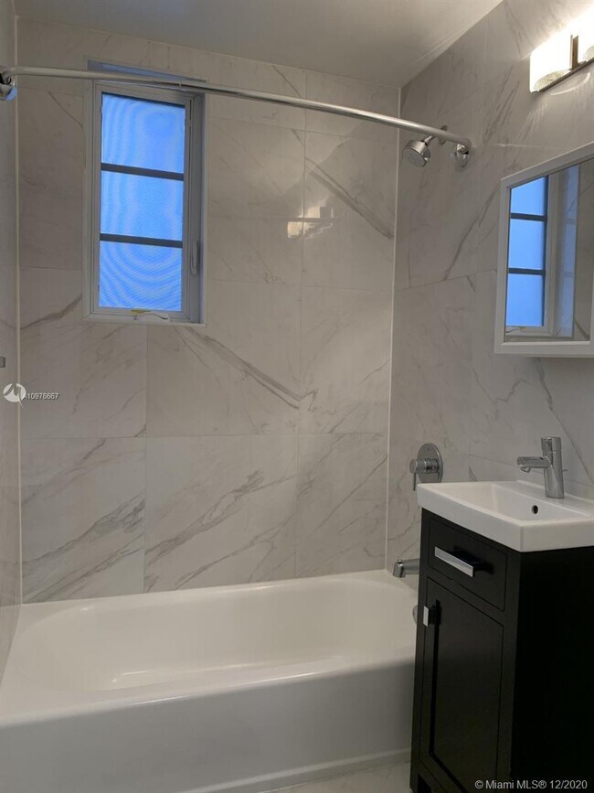 829 16th St-Unit -16 in Miami Beach, FL - Building Photo - Building Photo