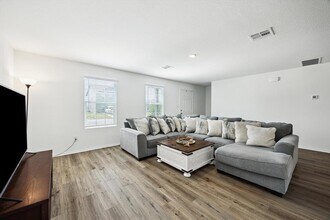 221 Texas Angel Wy in Jarrell, TX - Building Photo - Building Photo
