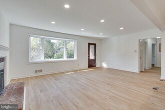 869 Patrick Henry Dr in Arlington, VA - Building Photo - Building Photo
