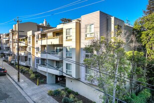 Fairmount Villas in Oakland, CA - Building Photo