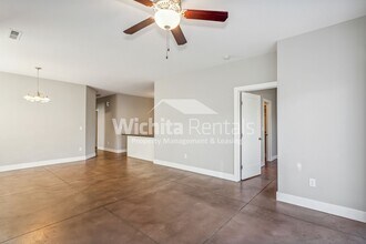 5518 N Edwards Cir in Wichita, KS - Building Photo - Building Photo