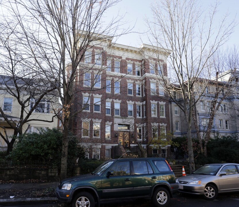 1832 Biltmore St NW in Washington, DC - Building Photo