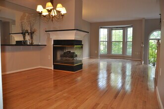 13130 Kidwell Field Rd in Herndon, VA - Building Photo - Building Photo