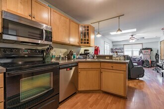 3101 N Newhall St, Unit # 1 in Milwaukee, WI - Building Photo - Building Photo