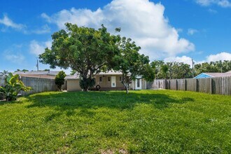 3 Miller Rd in Palm Springs, FL - Building Photo - Building Photo
