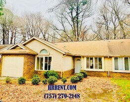 508 Charter Oak Dr in Newport News, VA - Building Photo