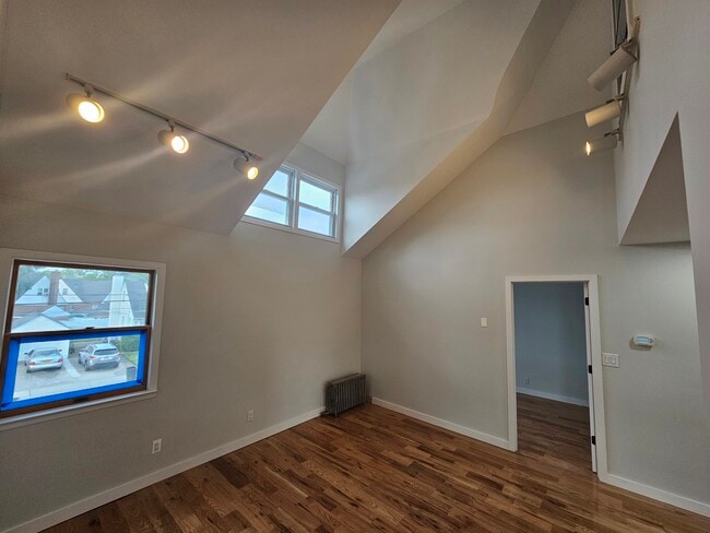 8 Wilson St, Unit 2 in East Rockaway, NY - Building Photo - Building Photo