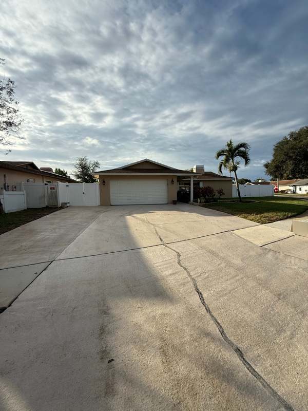 9429 Laura Anne Dr in Seminole, FL - Building Photo - Building Photo