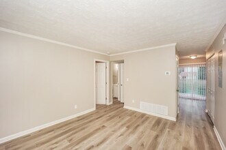 8272 Canyon Forge Dr in Riverdale, GA - Building Photo - Building Photo